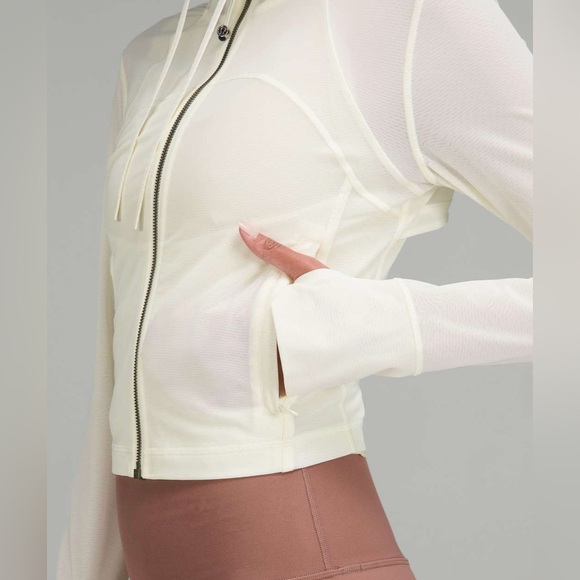 🦄Lululemon Nulu and Mesh Cropped Define Jacket - Picture 4 of 8